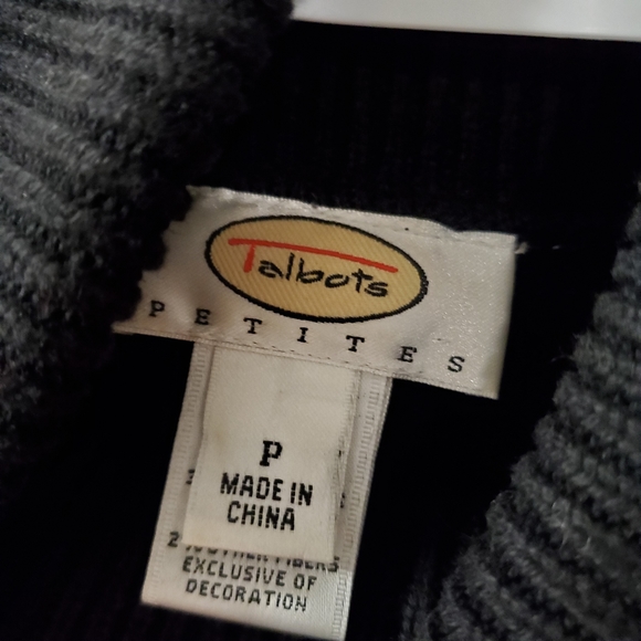 Talbots - Skating Santa - Christmas Sweater - Petite S - Picture 9 of 10